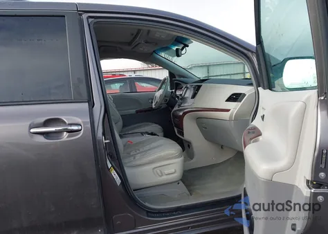 2012 Toyota Sienna Xle 7 Passenger z USA, uszkodzony, nr VIN 5TDDK3DC8CS036084